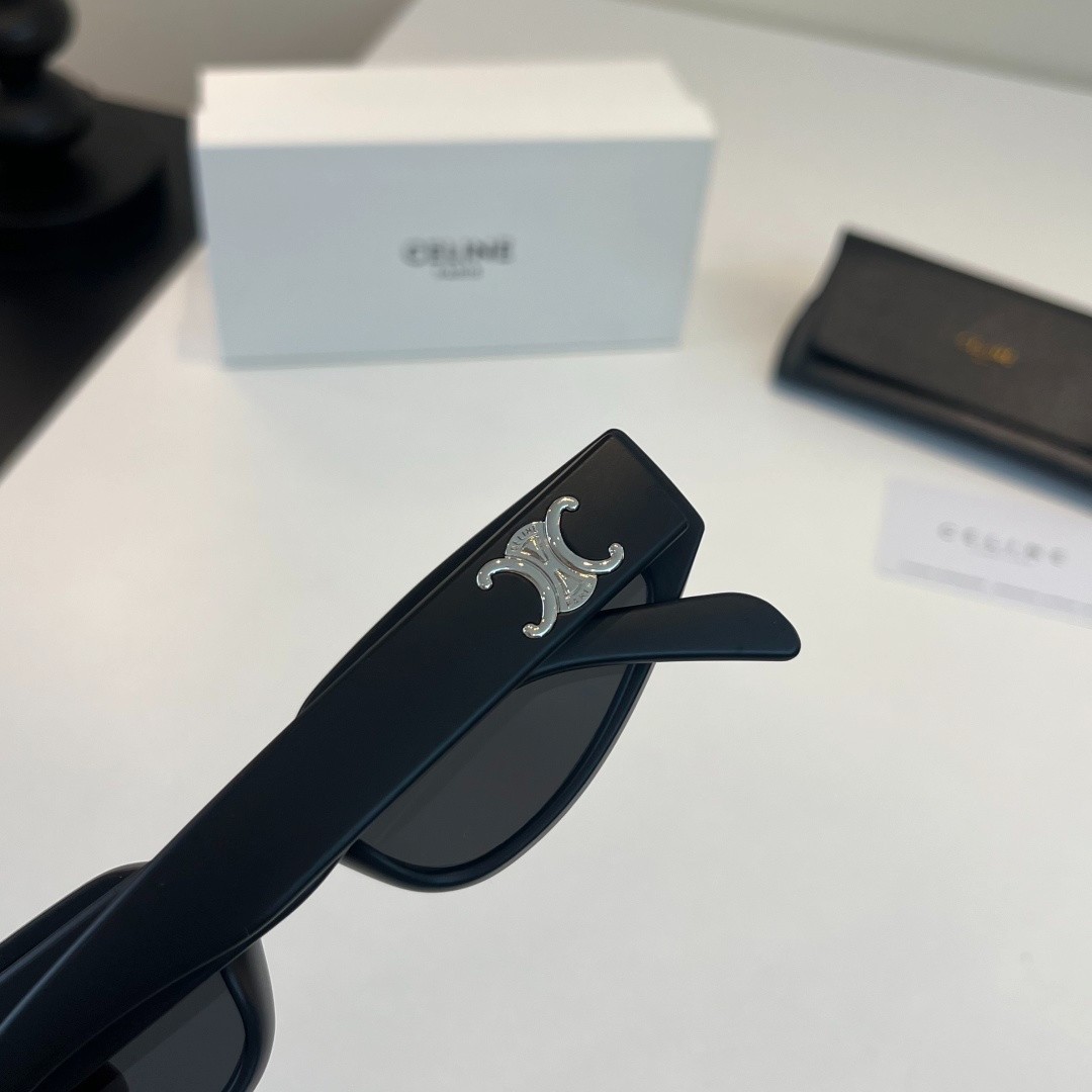 Celine CL40282U 01B Triomphe Sunglasses Black Silver Logo 53‑18‑140