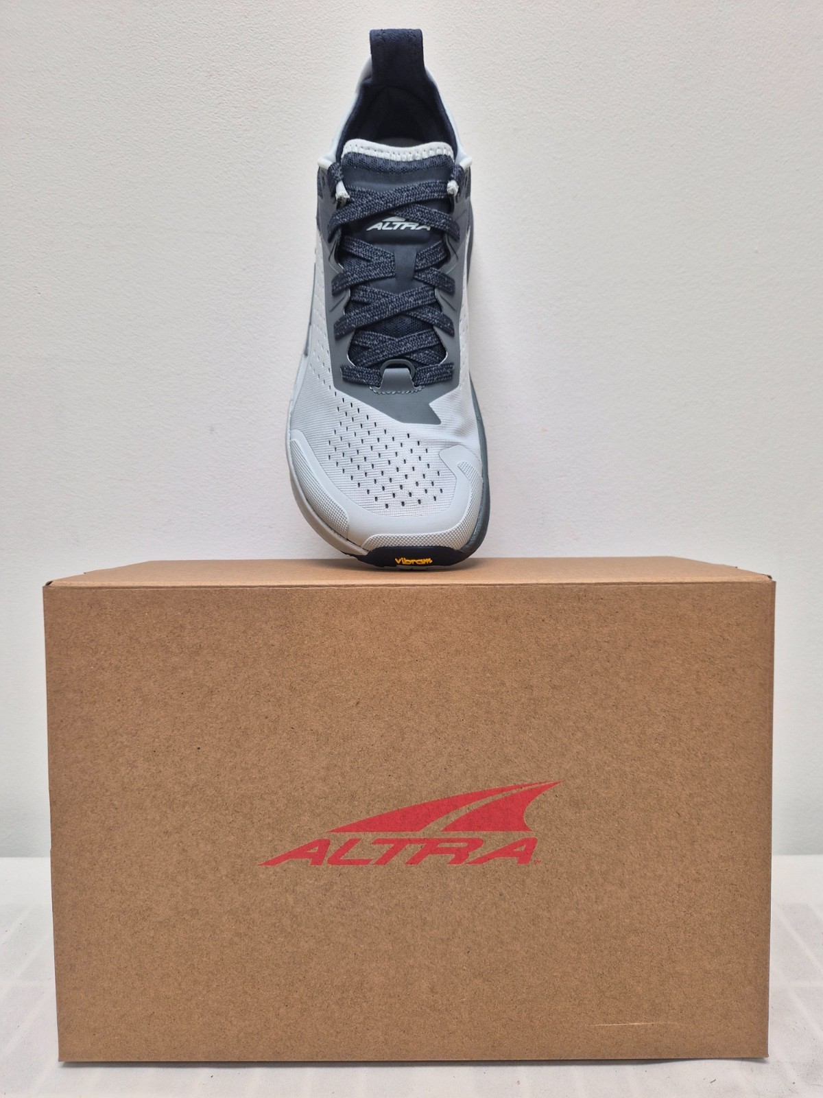 ALTRA OLYMPUS 6 Men’s NEW Medium Width W/Vibram Sole