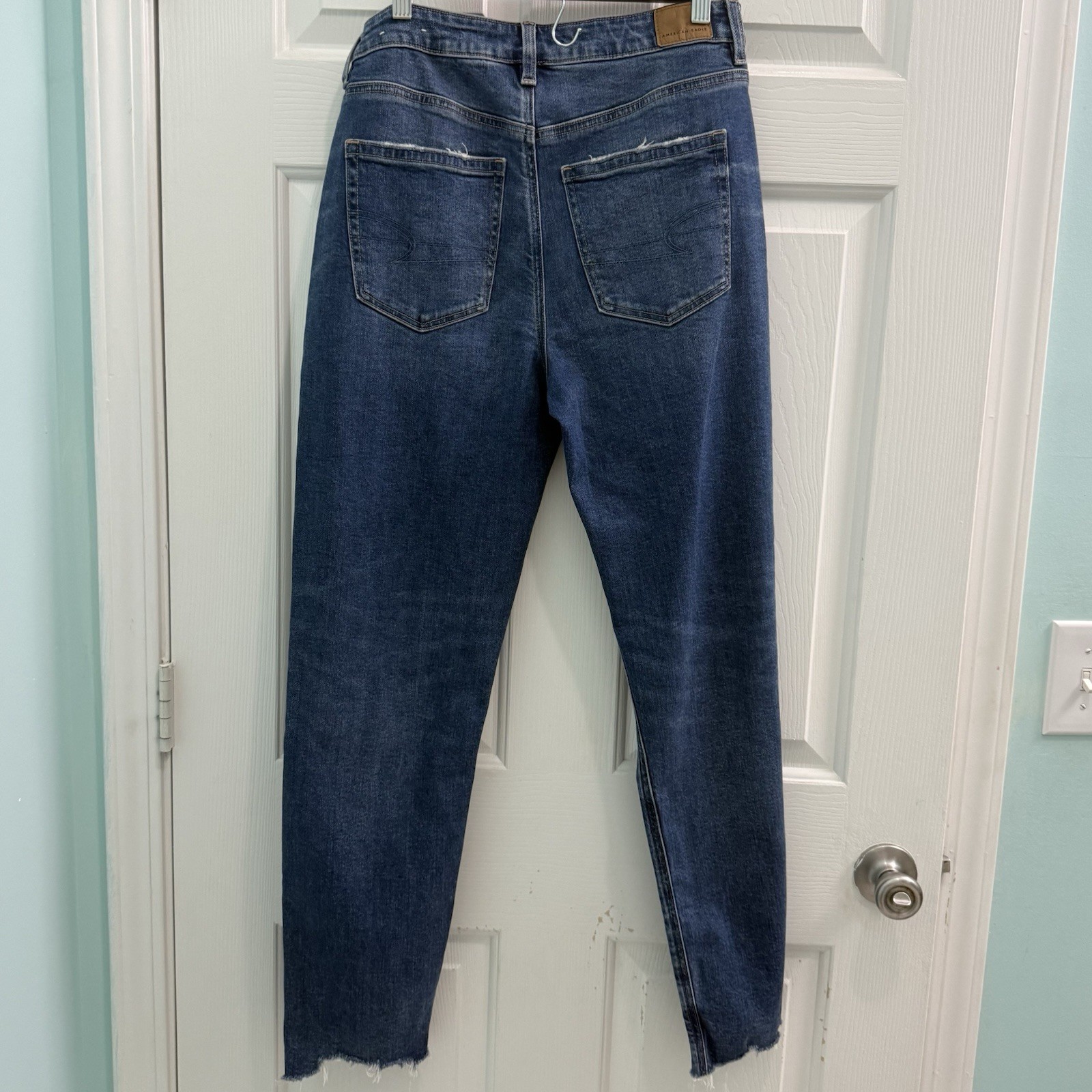 NEW American Eagle Women’s Size 6 Regular Strigid Mom Jeans Blue Denim
