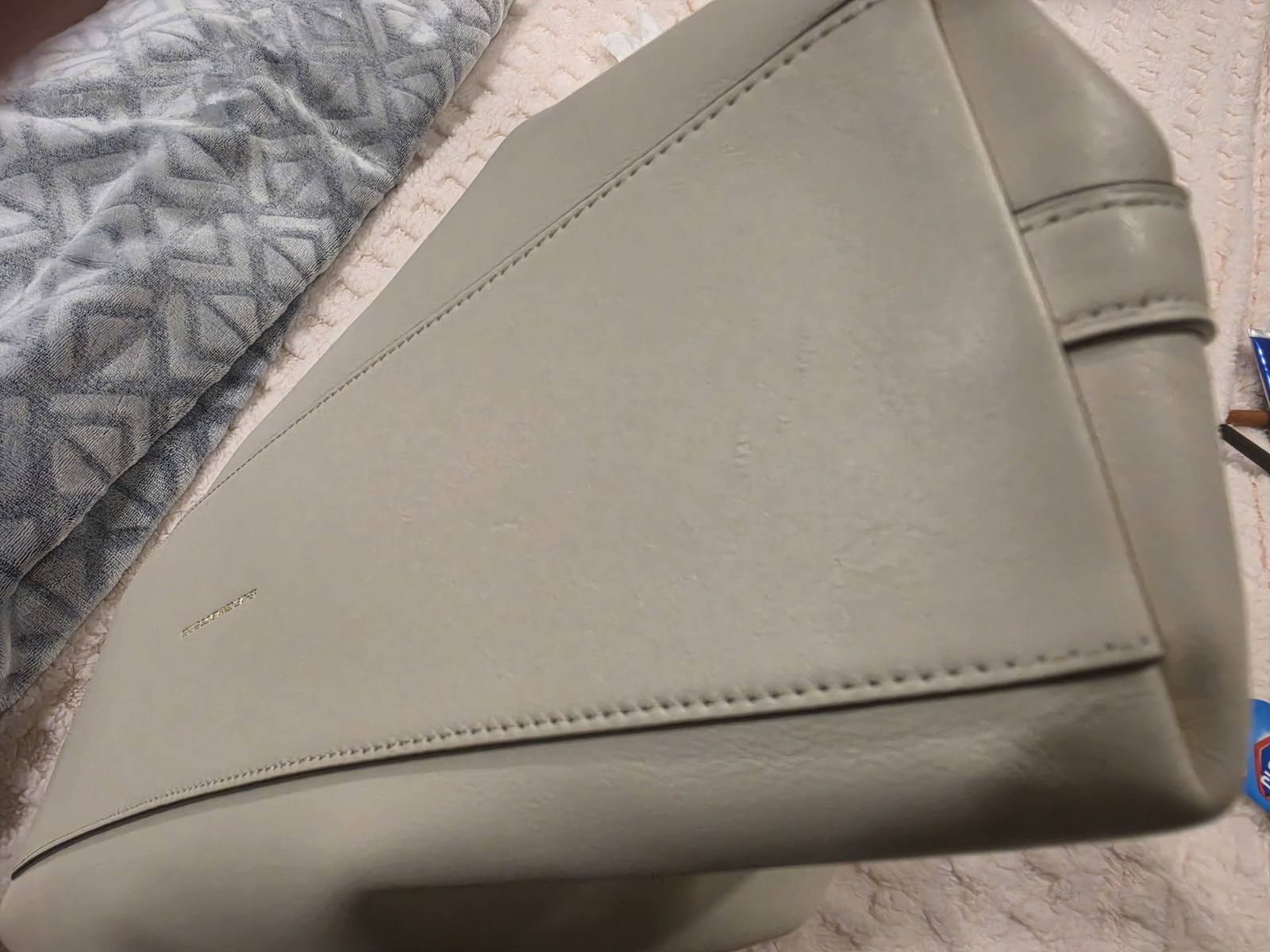 Coach Juliet Shoulder Bag 38″ Brass/Chalk White Glovetanned Leather