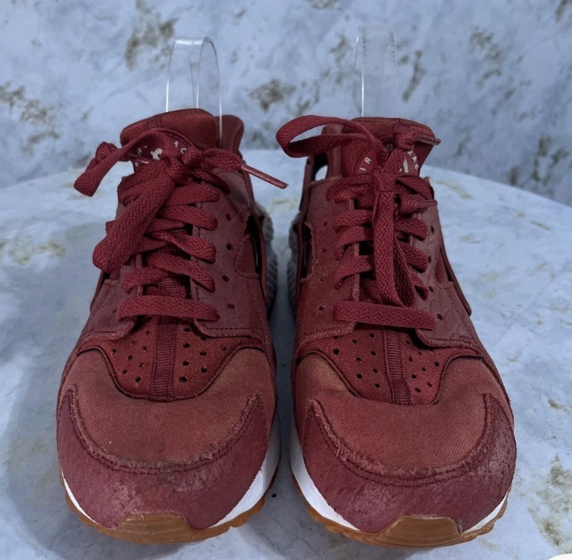 Nike Air Huarache Low Top Lace Up Athletic Sneakers Solid Burgundy