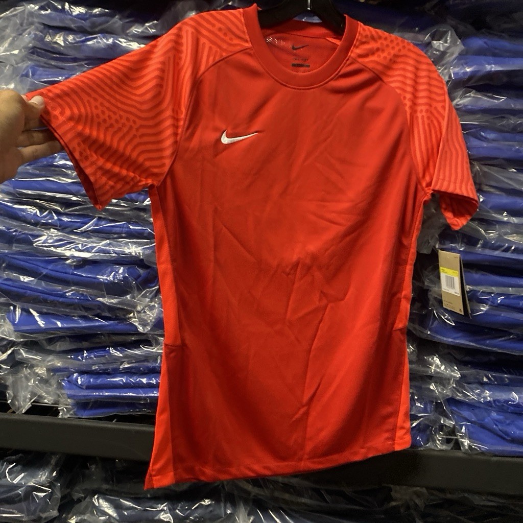 Nike Strike II Soccer Jersey NWT Red Crimson Men’s Small Dri-FIT CW3551-657