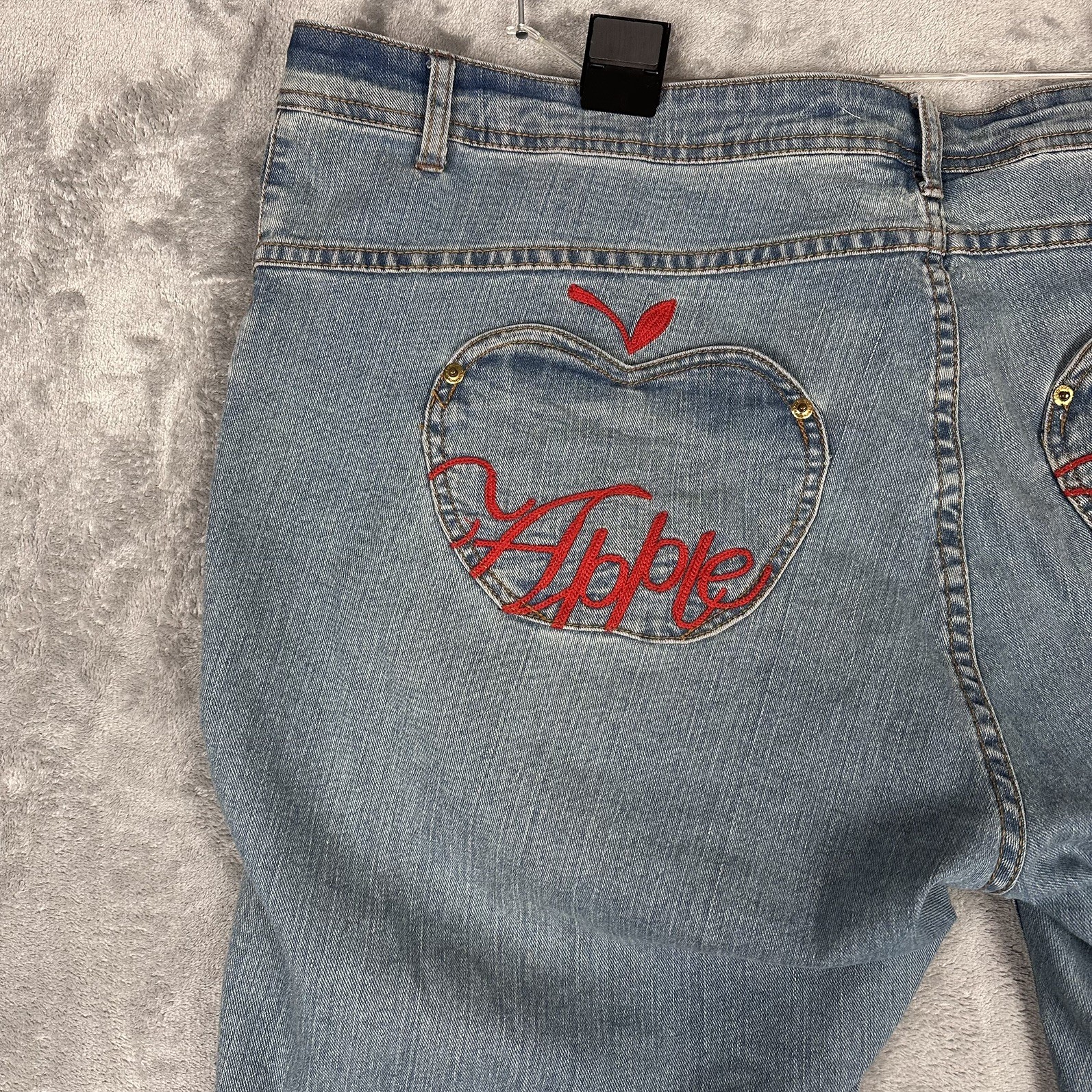 Vintage Apple Bottom Capri Jeans Women’s 21/22 Embroidered 90s Y2K Picked Fresh