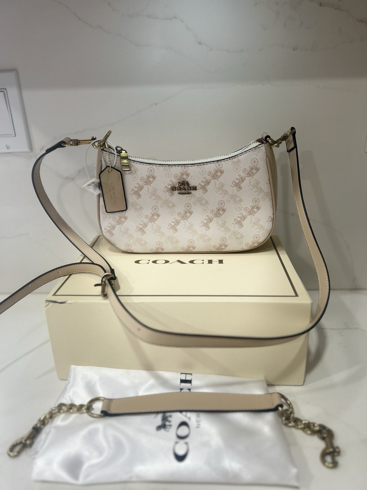 Coach Horse & Carriage Logo Shoulder Bag Beige Gold Hardware Detachable Strap