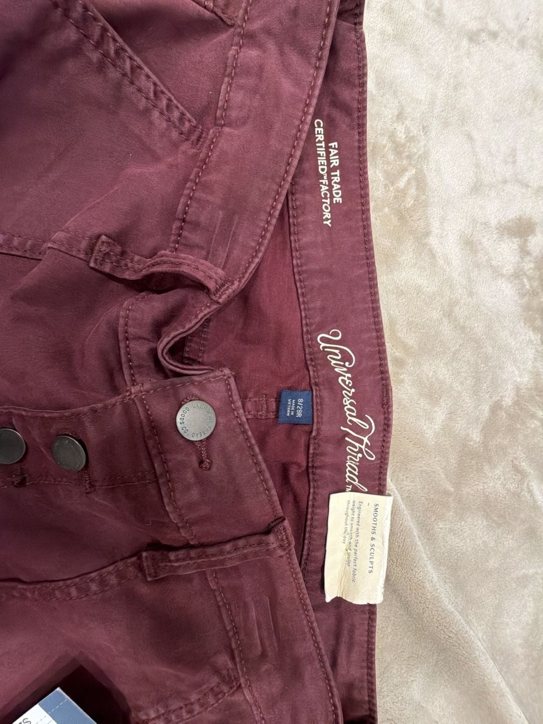 Universal Thread Mid-Rise Skinny Button-Fly Smooths & Sculpts Jeans in Burgundy
