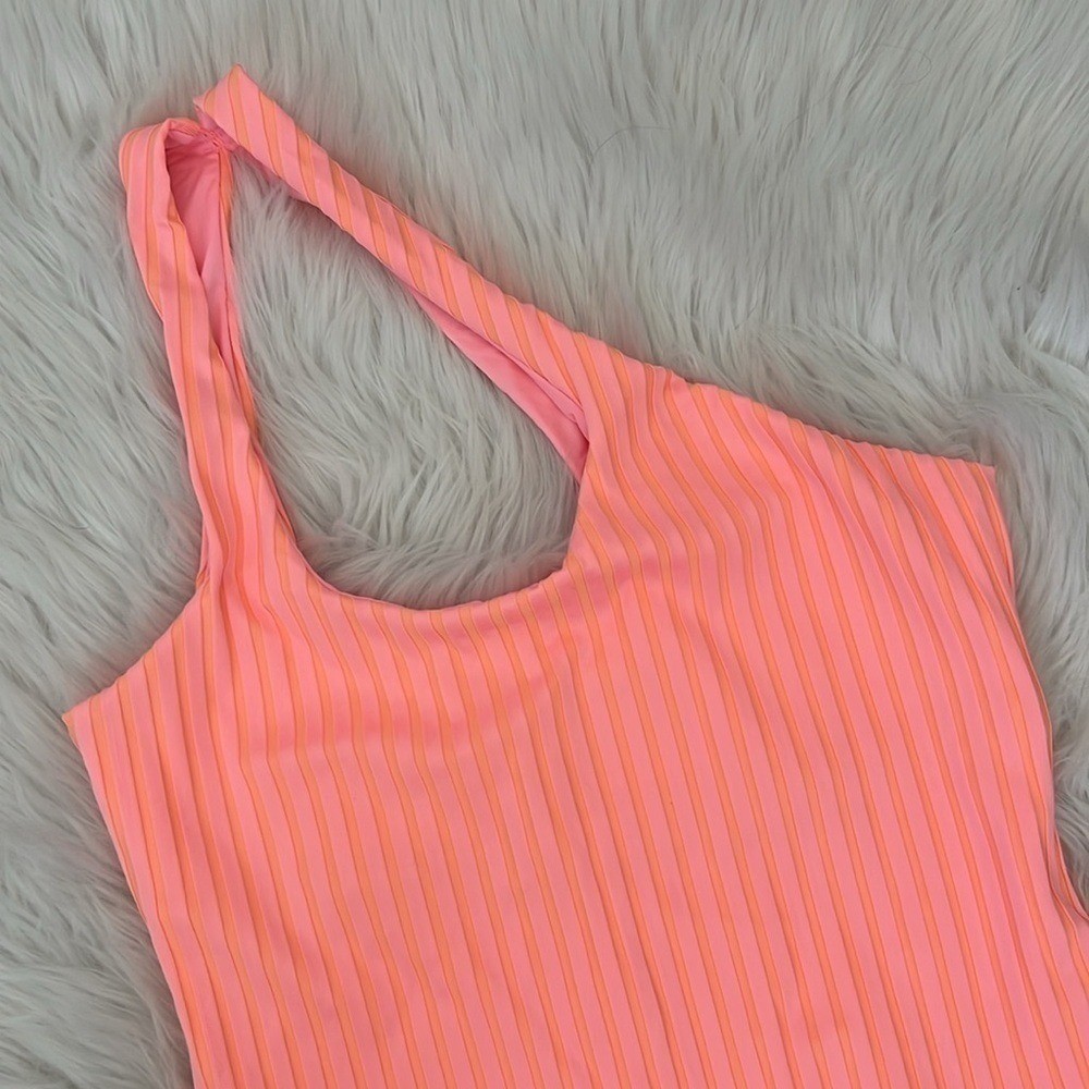 NWT L*SPACE Two Tone Ribbed Phoebe One Piece Swimsuit Beach Vacation Summer