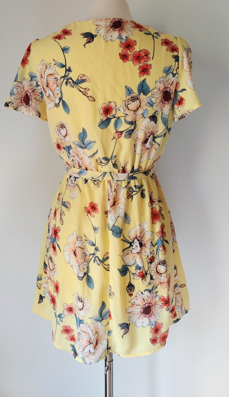 A.U.W. Yellow Floral Chiffon Belted Surplice Dress Size Small