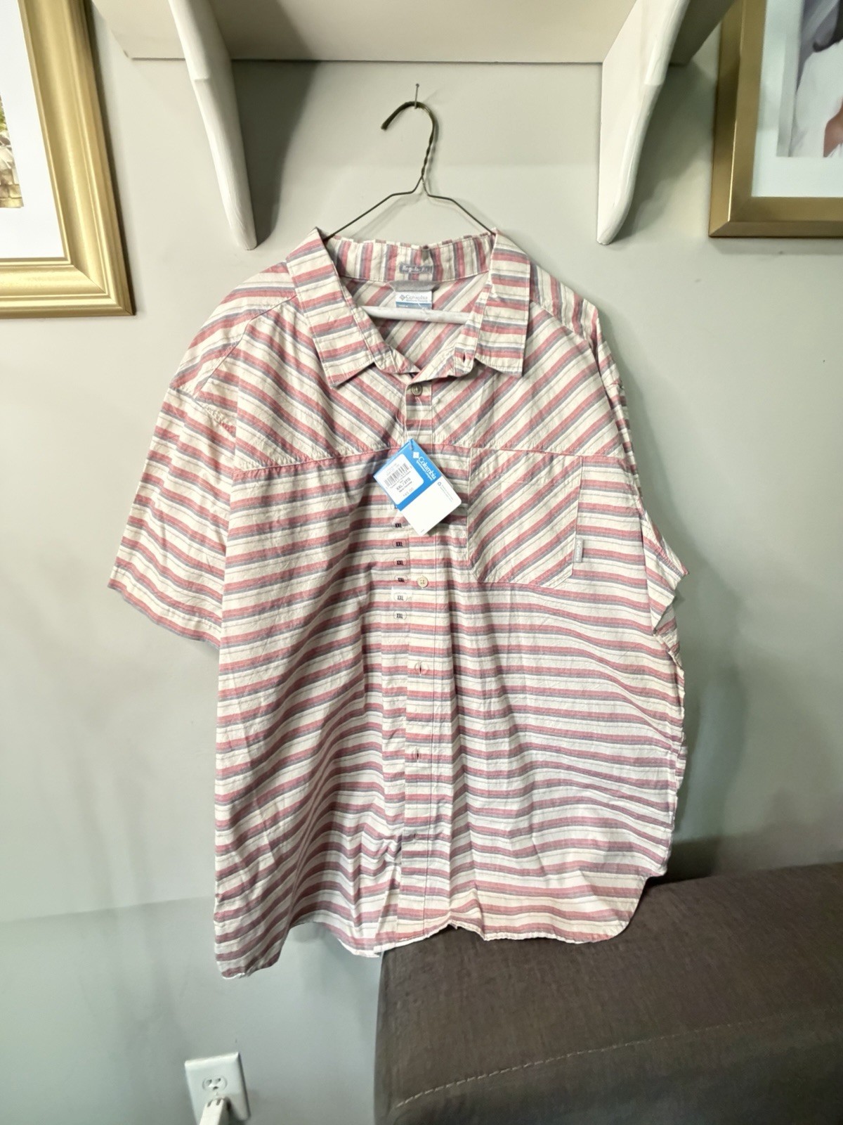 Columbia Men’s XXL Regular White/Red/Blue Striped Short Sleeve Button-Up Shirt