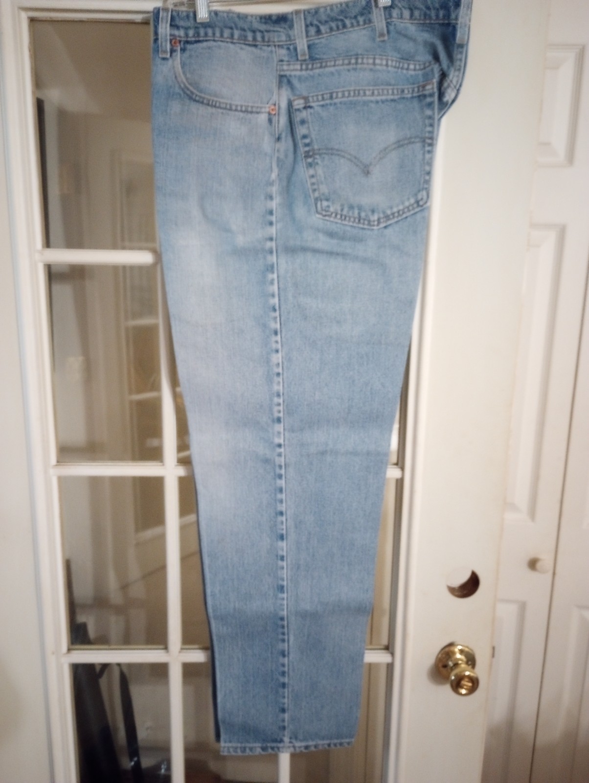 Vintage Levi’s 550 Men’s Relaxed Fit Jeans – Stonewash Blue (550-4891)