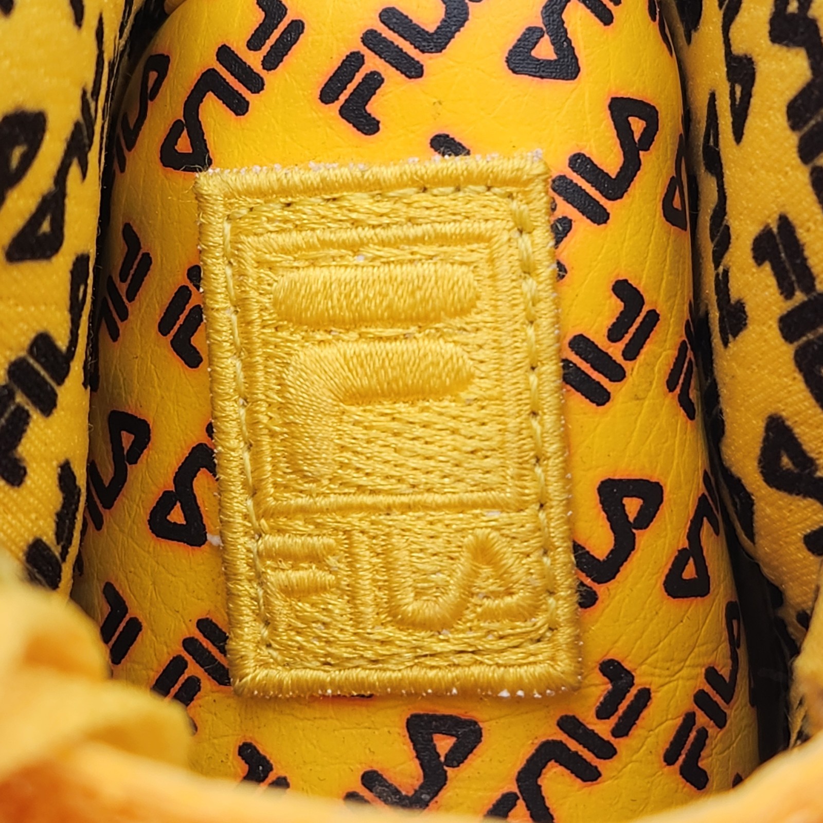 Fila Men’s Vulc 13 Bandana athletic high-top shoes US 6.5 Yellow Round Toe Retro