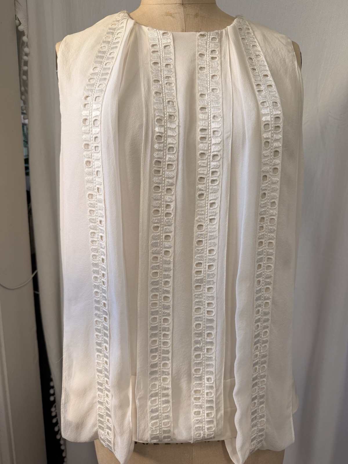 Robert Rodriguez Ivory Silk Satin Embroidered Round Neck Sleeveless Blouse 8