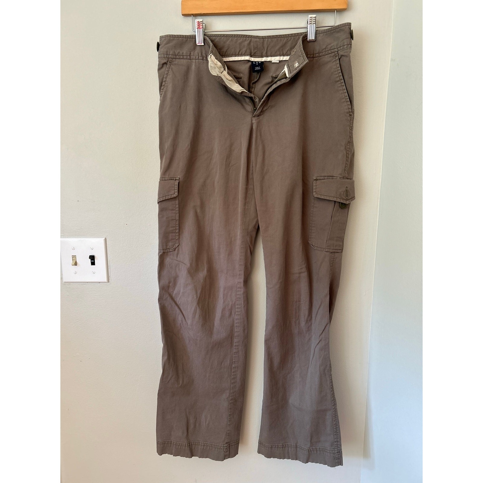 Vintage Gap Utility Cargo Pants Crafted in Classic Y2K 8 Brown Relaxed wide leg