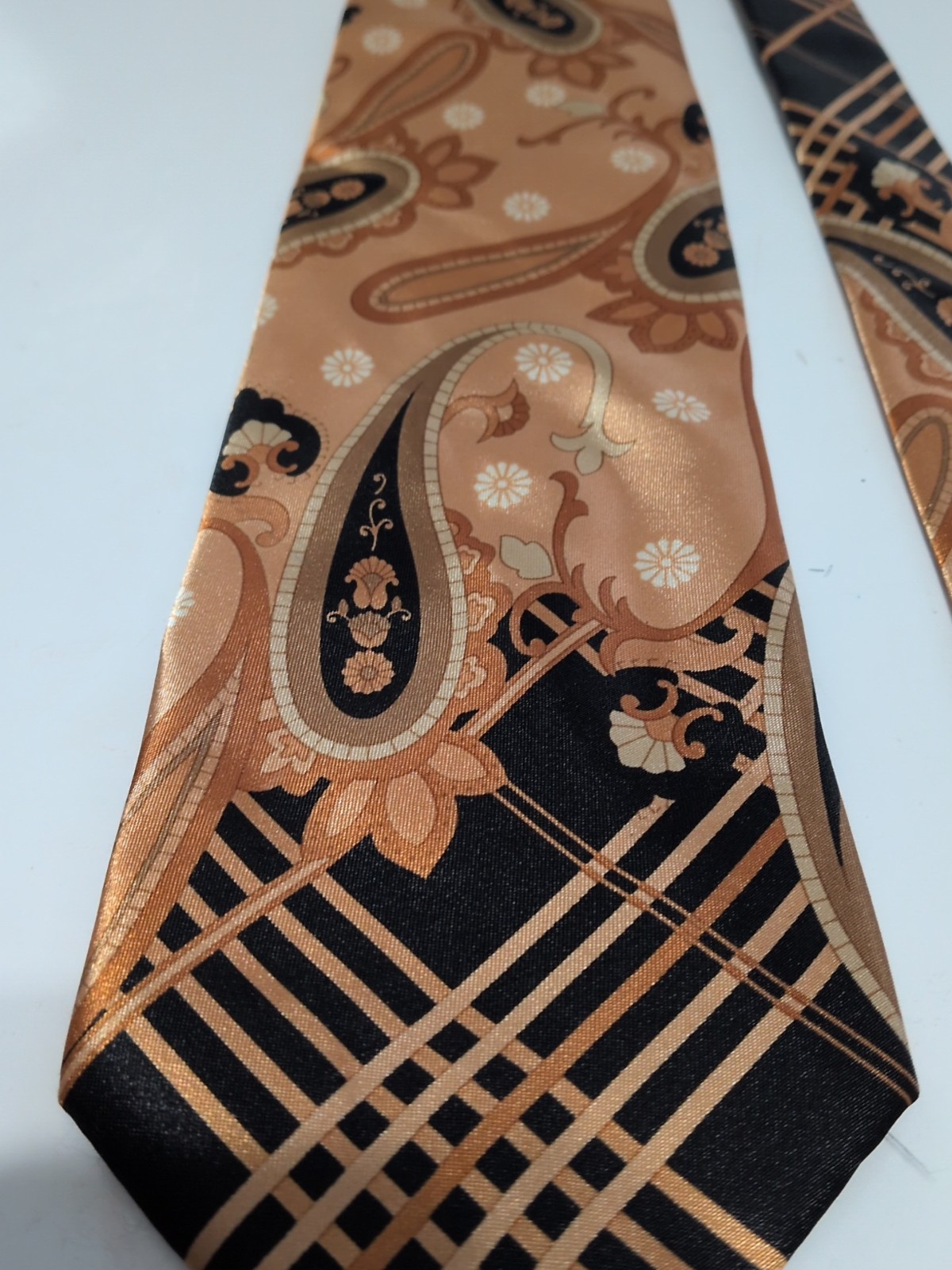Karl Knox Orange Tan Black Paisley Abstract Necktie 4×60″ Retro Design VINTAGE