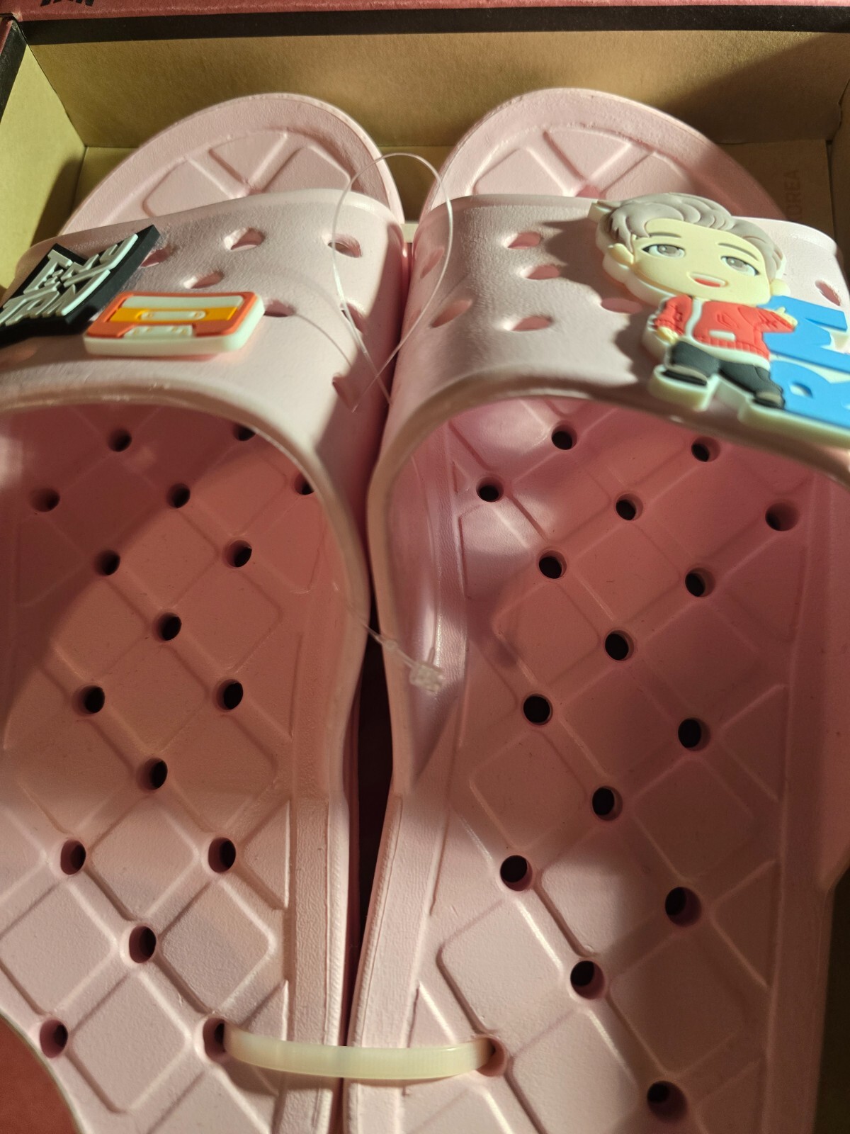 NIB BTS TinyTAN Super Soft EVA Bath Slipper – Sz L 270 (9/10) RM Pink w/ Charms