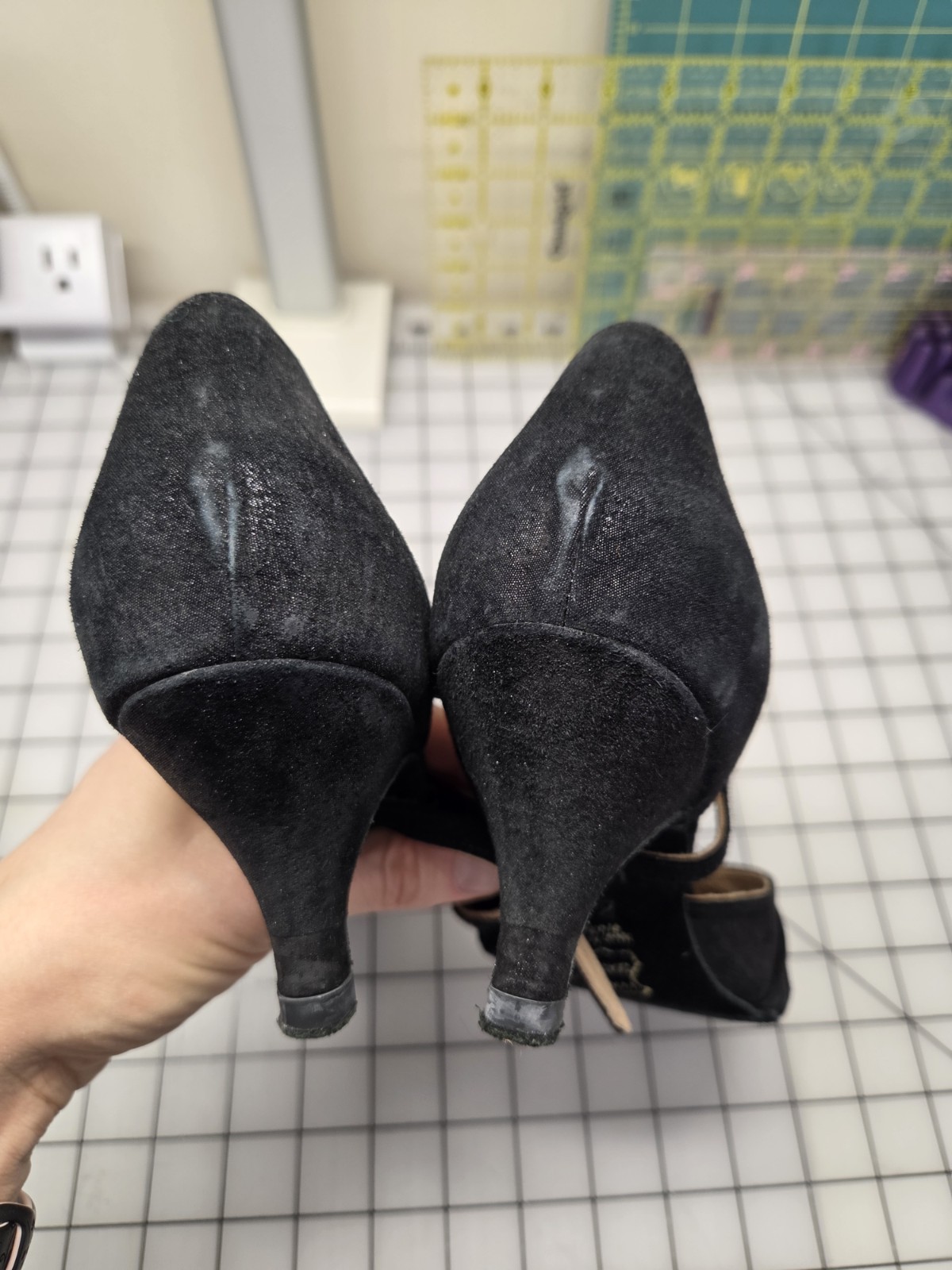 Celebrity Ballroom Dancing Dance Shoes Black Glitter Suede 8.5 W Closed Toe