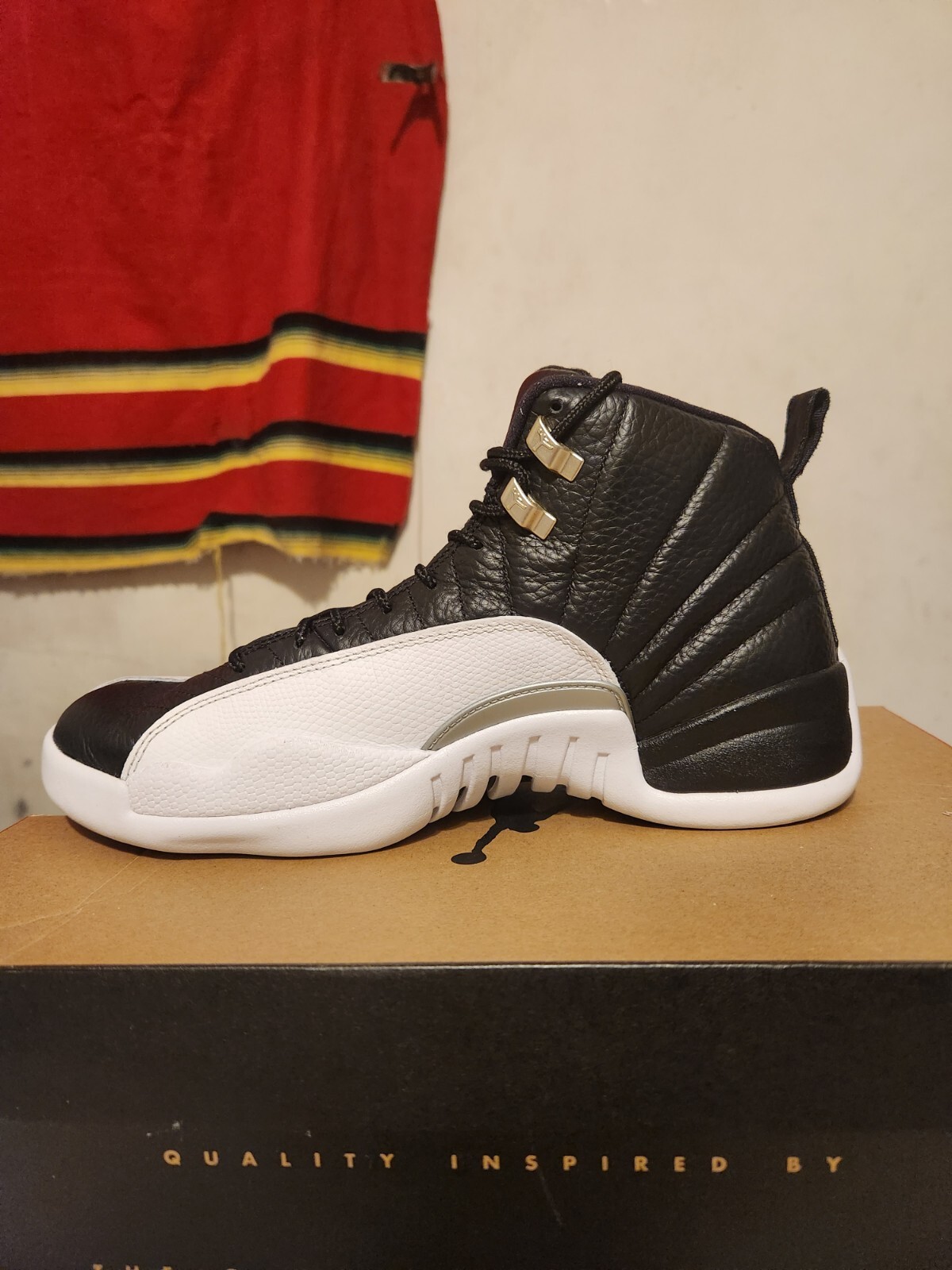 Size 10 – Jordan 12 Playoffs 2022