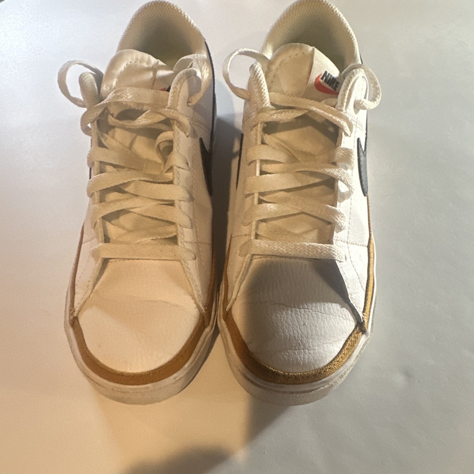 Nike Court Legacy Nike Court Sneaker DH3161-100 White/Desert Ochre Leather 2022