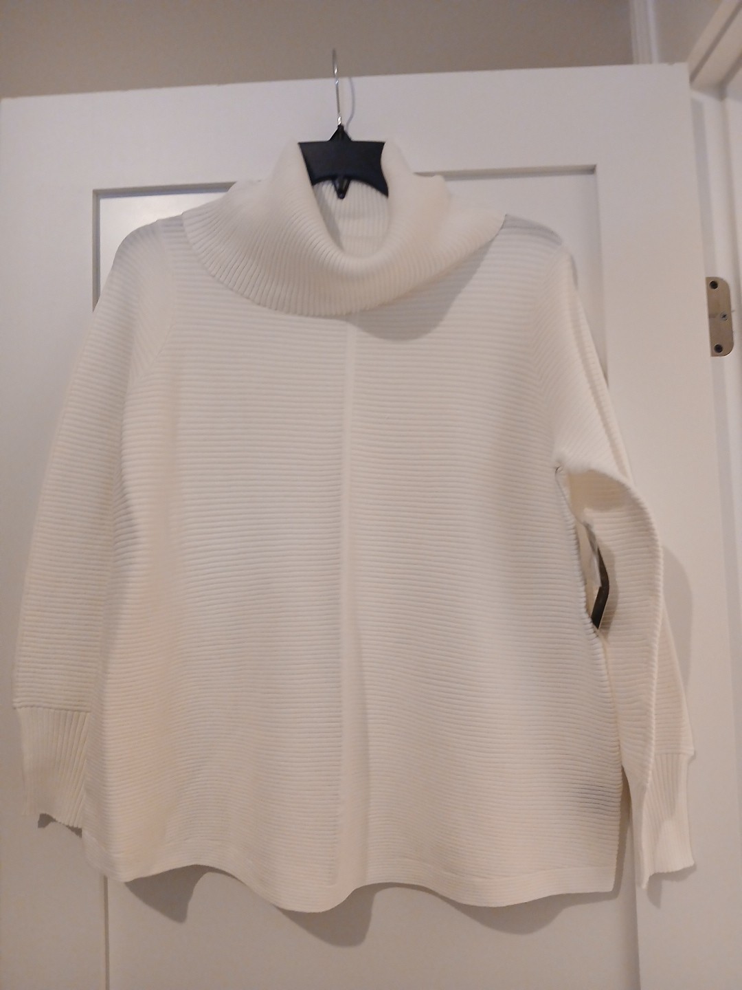 Cyrus Women’s Size 1X Bone Color Cowl Neck Pleat Front Long Sleeved Knit Tunic