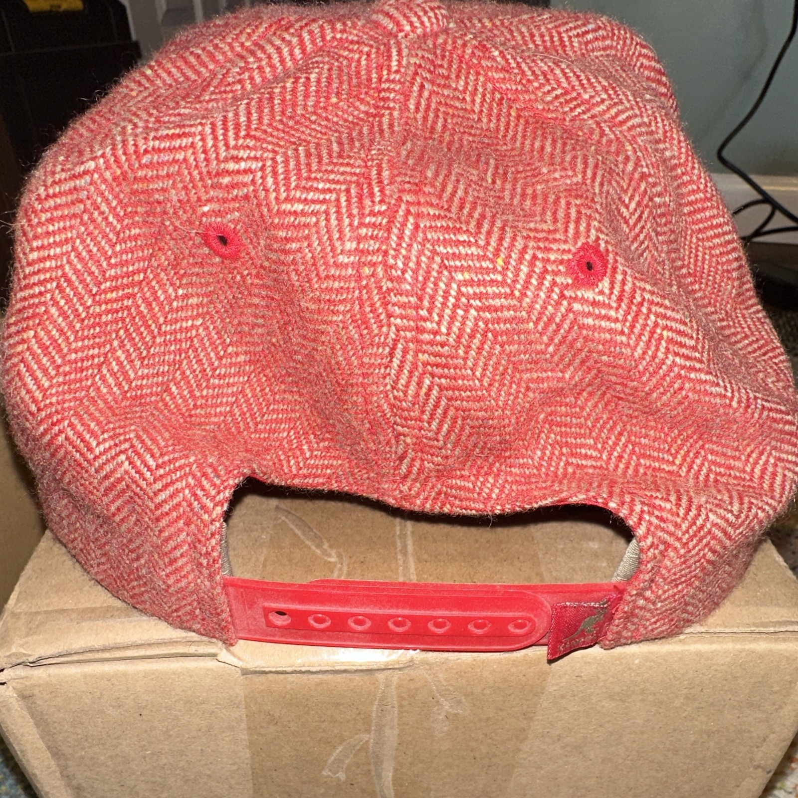 Kangol Red Herringbone Adjustable Baseball Cap Men’s One Size Kangaroo