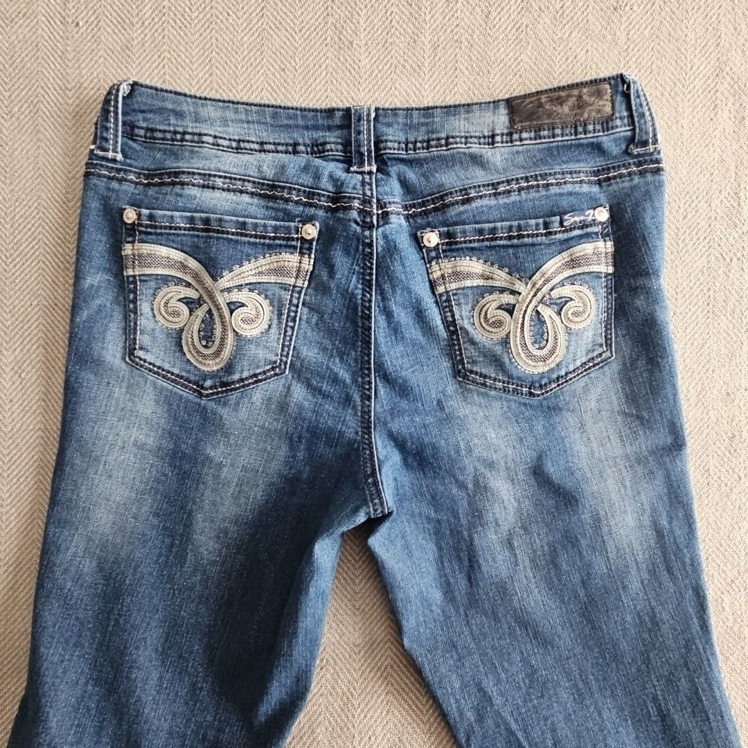 Seven7 Jeans Women’s Size 14 (32×26) Blue Slim Boot Embroidered Pockets