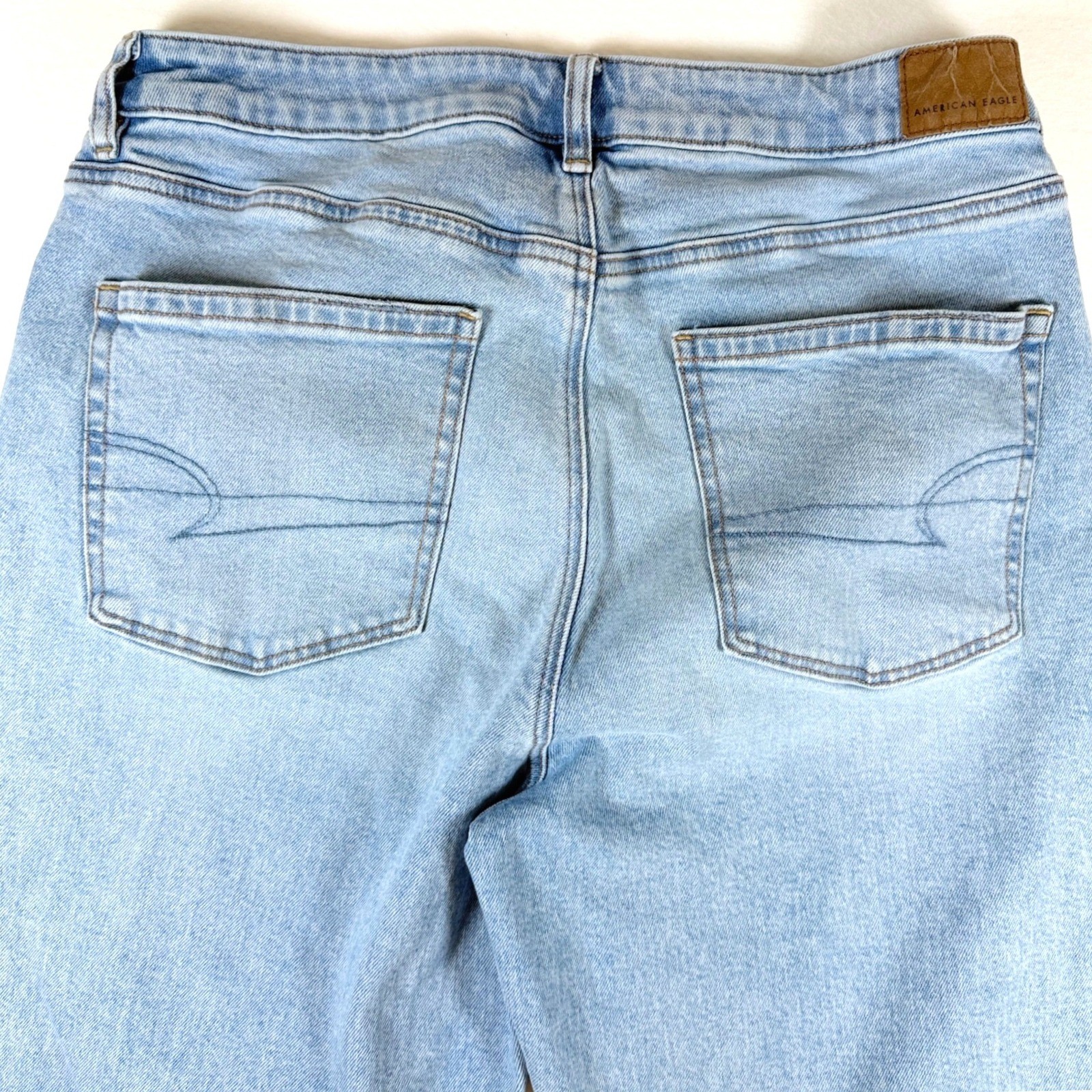 American Eagle Mom Jean Light Wash High Rise Strigid Denim Blue Size 12 Regular