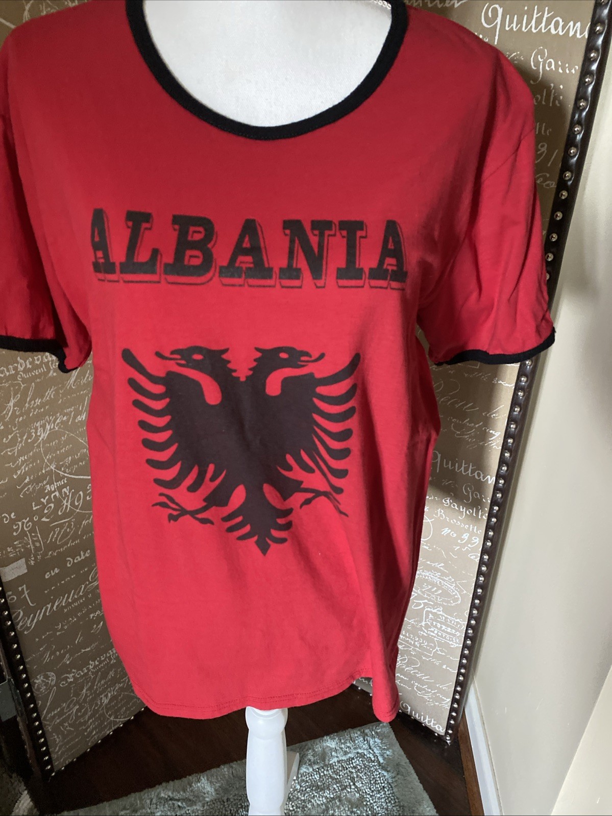 Albania Red Black Short Sleeve Crewneck T-Shirt Size L