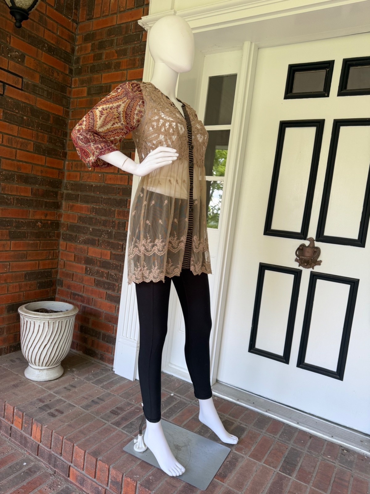 BKE GIMMICKSSize SMALL Brown Floral Lace Sheer Button Up V Neck Semi Sheer Tunic