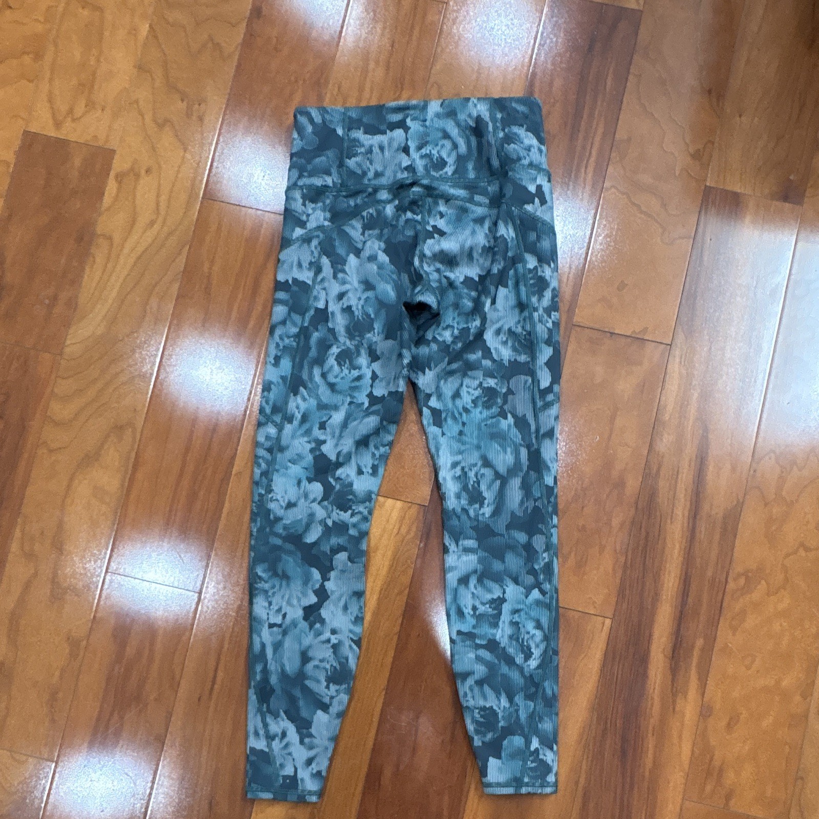 Athleta Rainier Women’s Size S Blue/Gray Floral Pull-On Leggings Zip Pocket