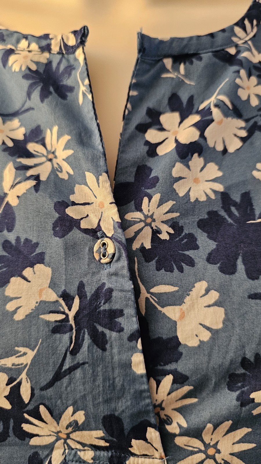 ●SEASALT OF CORNWALL●BLUE & WHITE FLORAL “WATERCOLOUR SKETCH TOP”SIZE UK 8