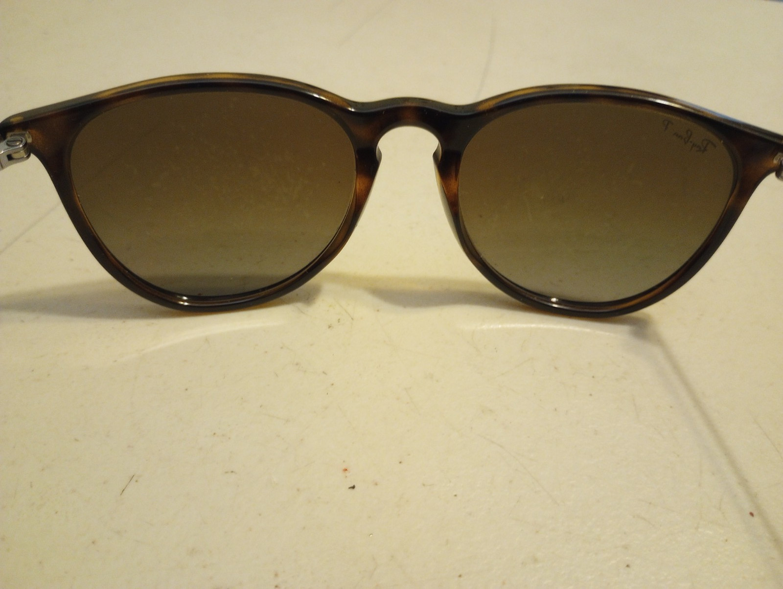 Ray-Ban Erika Sunglasses Womens Round Gradient Polarized RB4171 710/T5 54M READ❗