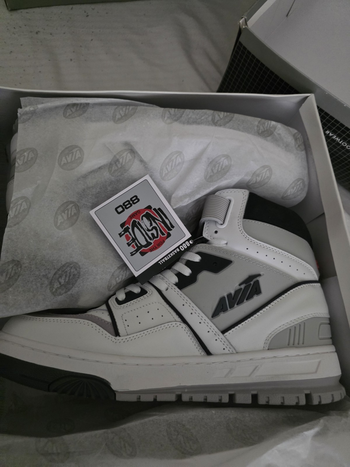 Avia 880 Basketball High Top Sneakers White Black Gray Lace Hook Loop size 11.5