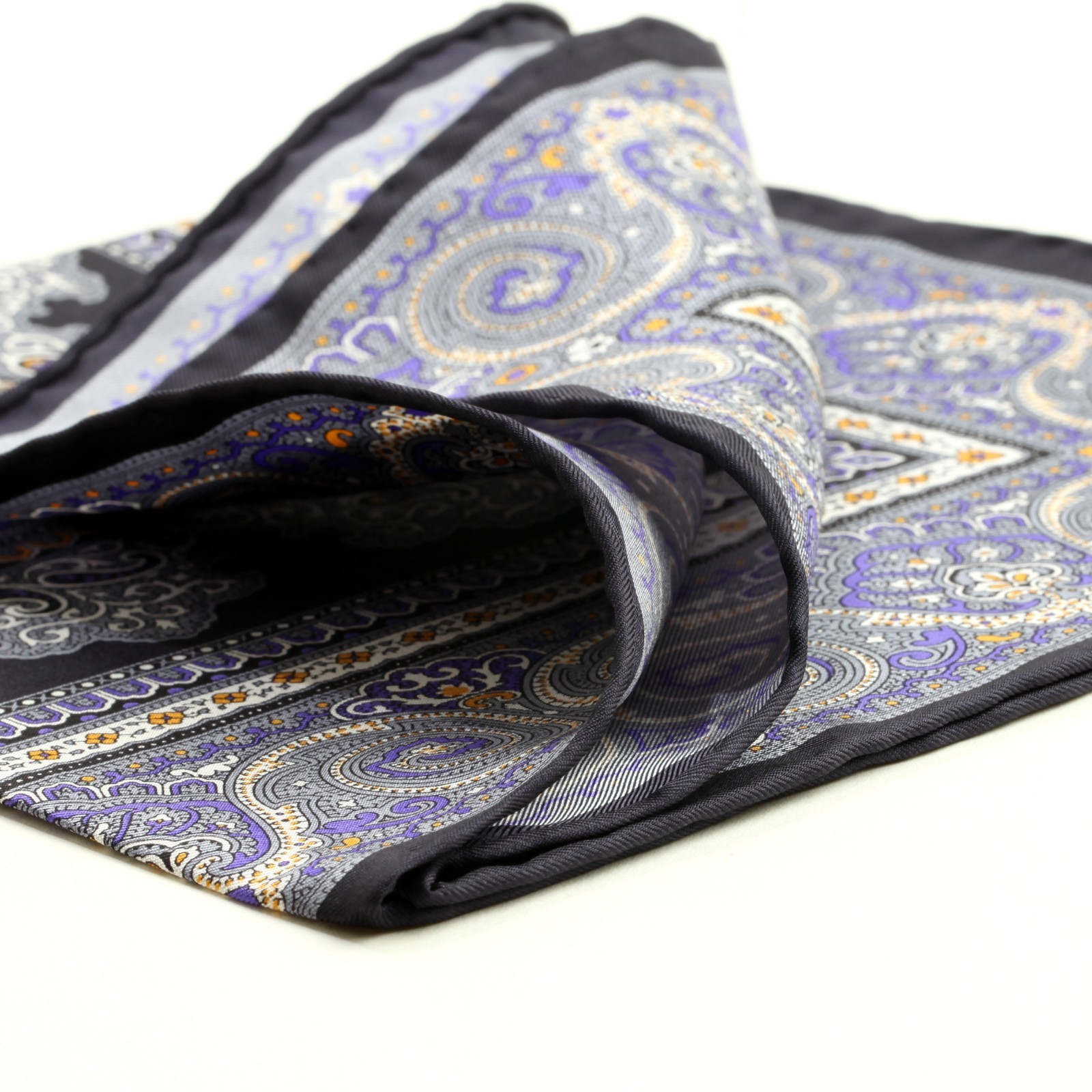 Paisley Pattern 100% Silk Printed Men’s Suit Pocket Square Hand Hemmed 45CM