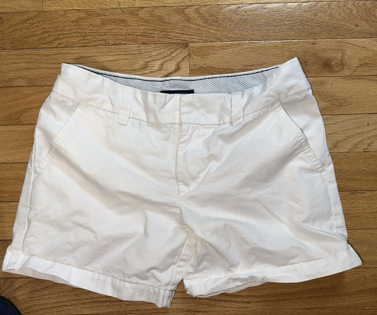 Tommy Hilfiger Shorts Size 2 White (Inseam 5 inches)