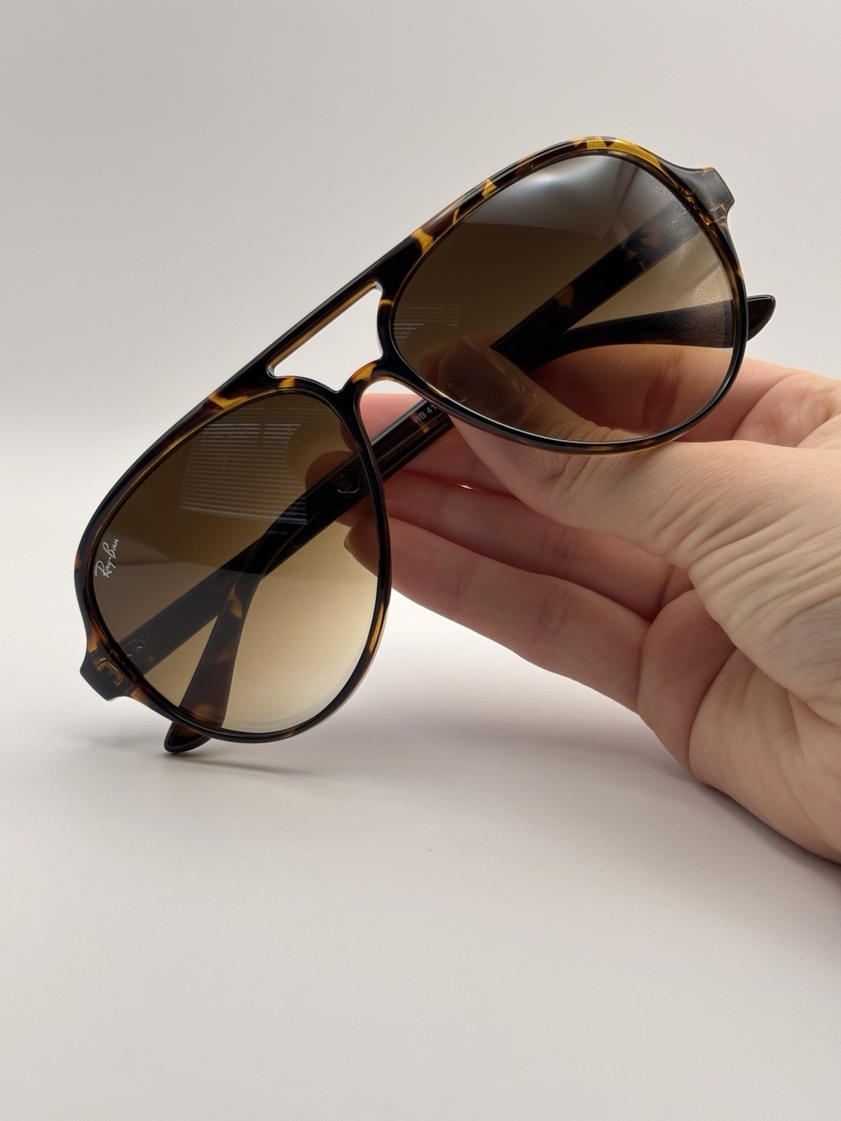 Ray-Ban Cats 5000 RB4125 Aviator Sunglasses Polished Light Havana/Brown Gradient