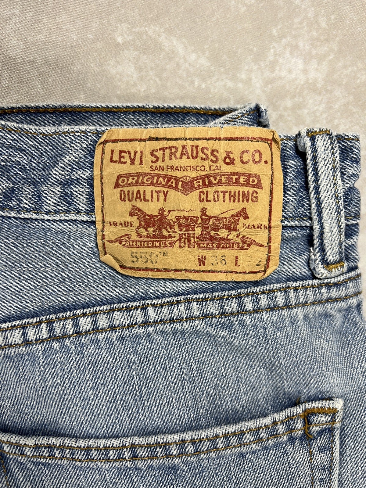 Vintage Levis 550 Straight Jeans Relaxed Fit Denim Y2K Faded Mens 36×32