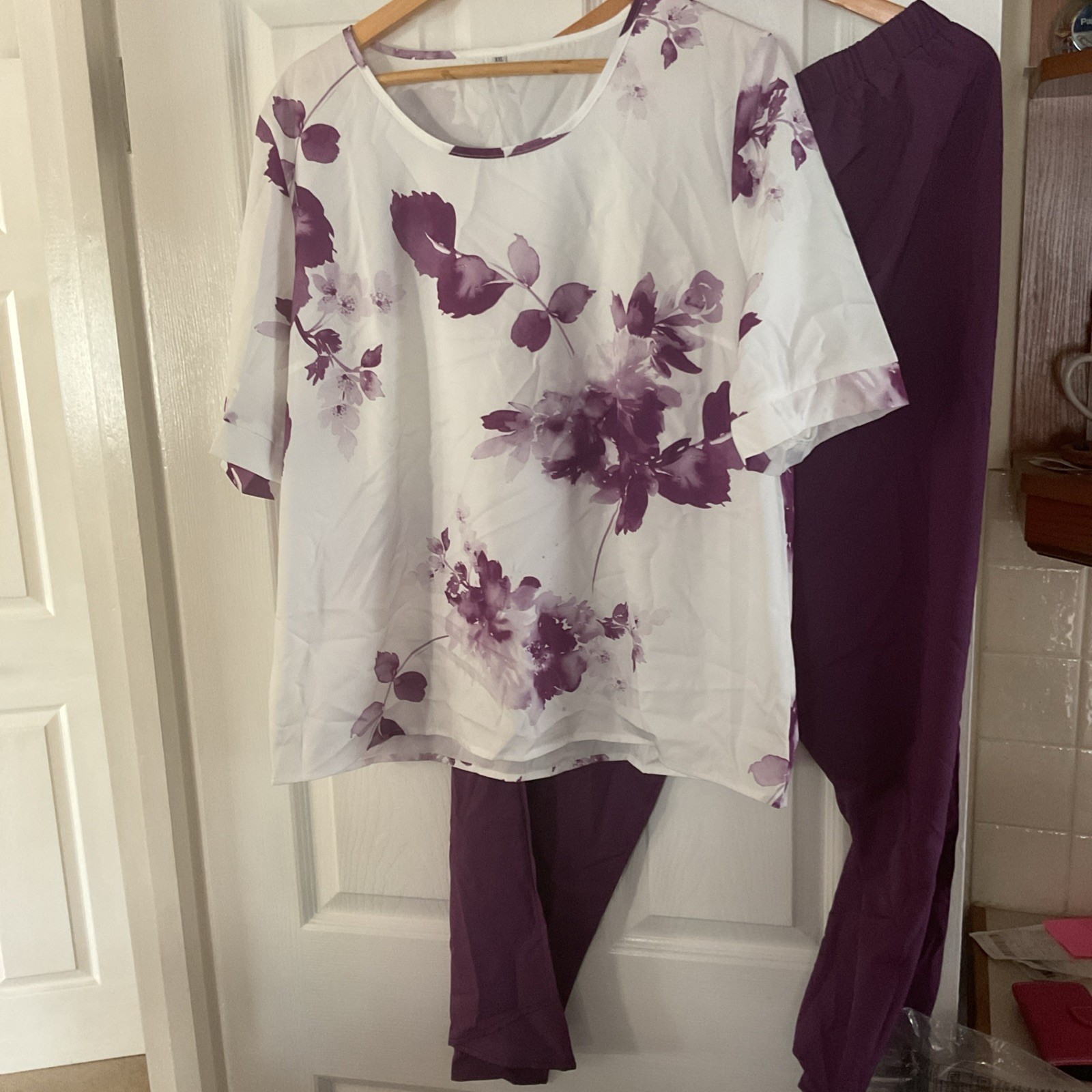 Temu 2xl. Fushia and White Top with Trousers Set. Brand New