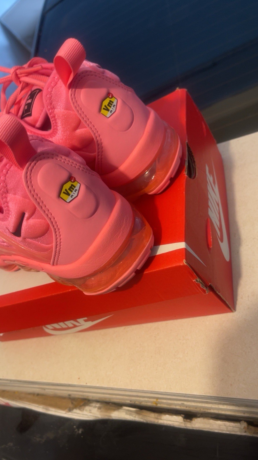 Nike Air VaporMax Plus Woman’s Low-Top Lace-Up Sneakers Pink New w/ Box