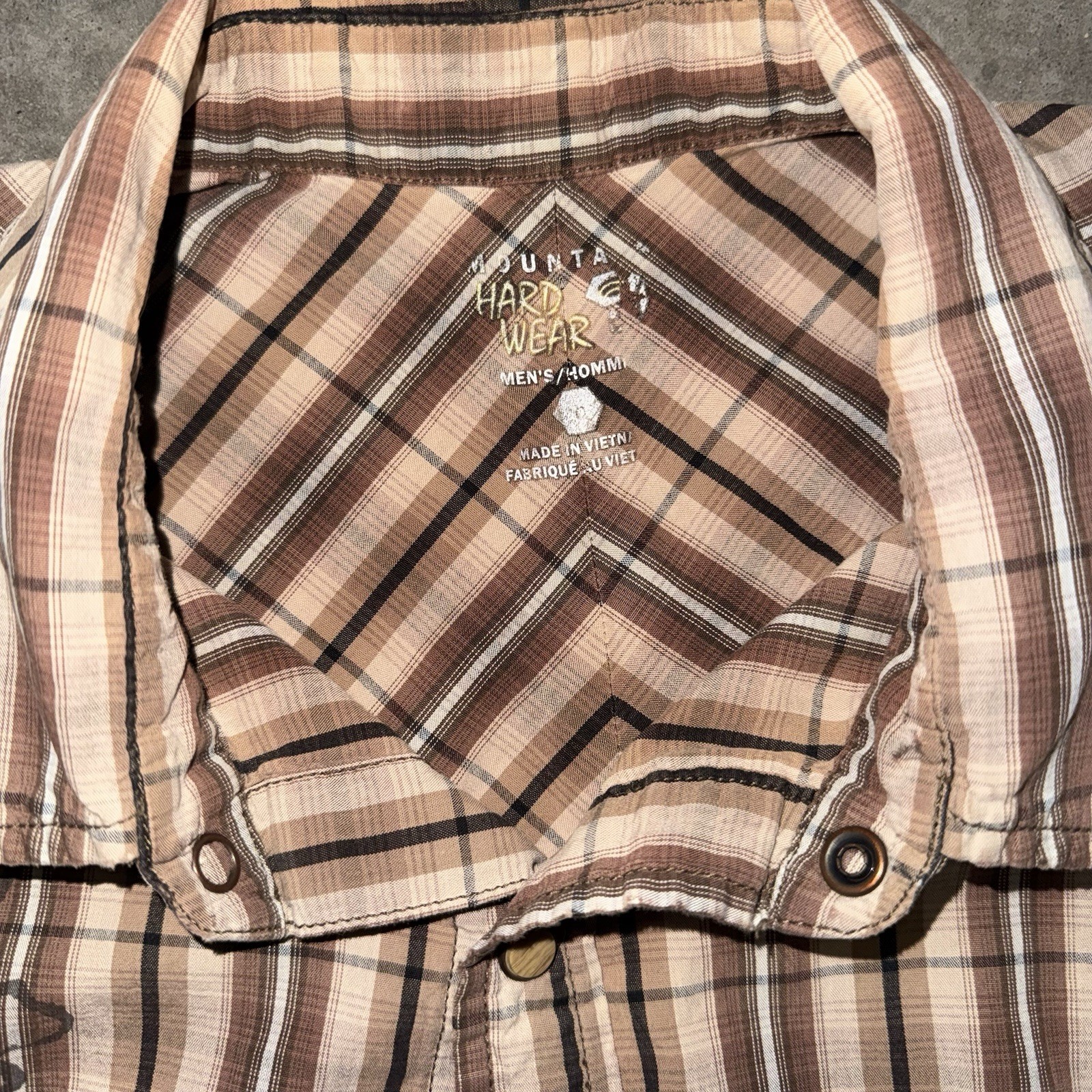 Mountain Hardwear Men’s Large Brown Plaid Short Sleeve Pearl Snap Hiking Shirt