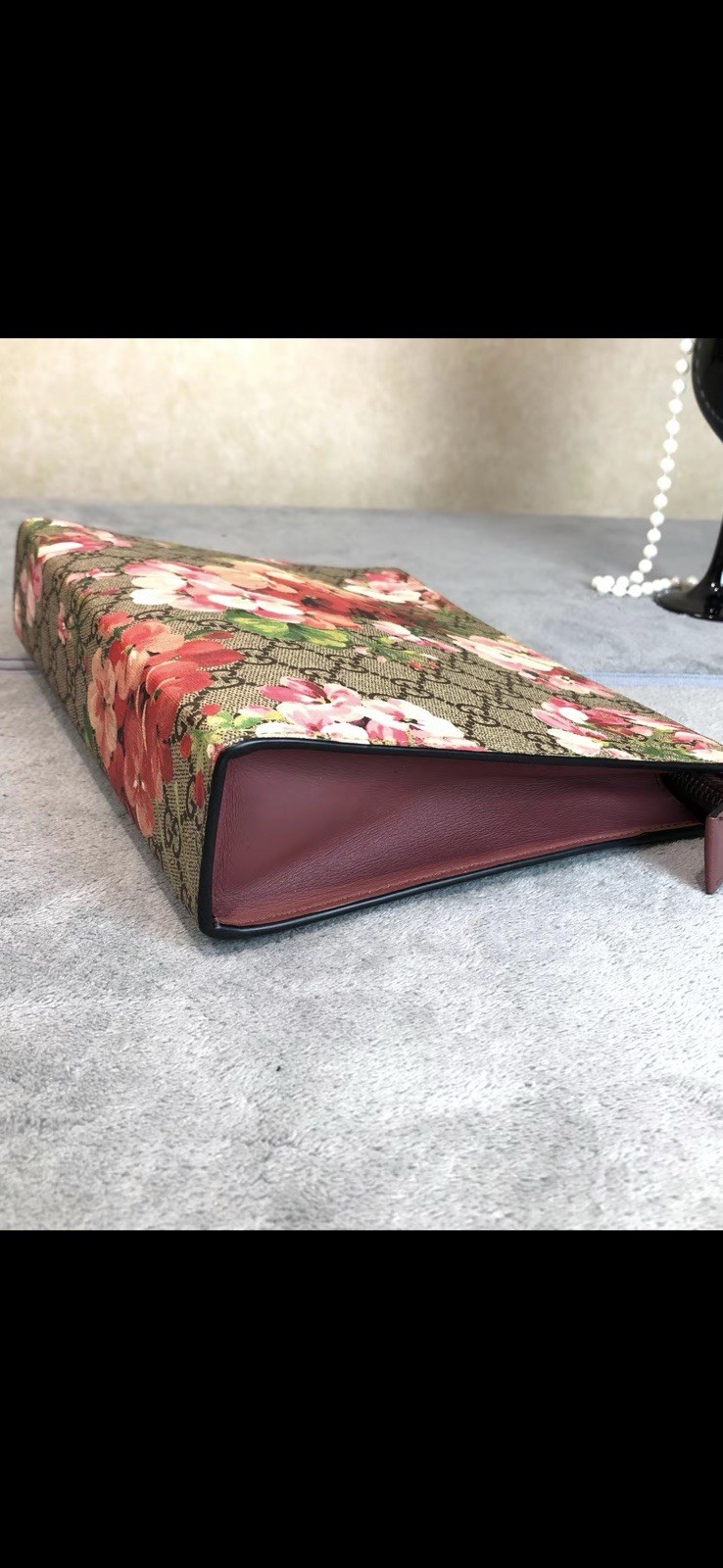 GUCCI GG Supreme Monogram Blooms Coated Canvas & Suede Clutch