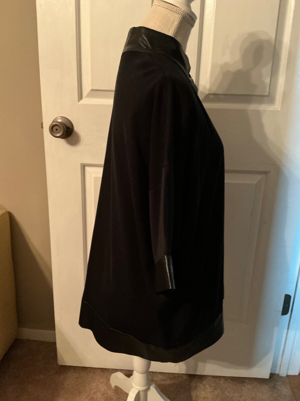 🌸 Ming Wang Black with Black Faux Leather Trim 3/4 Sleeve Size M Jacket 🌸