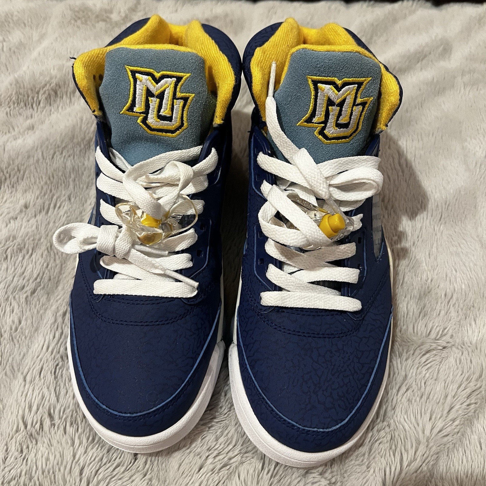 Air Jordan 5 Marquette MU PE Style Navy Yellow Nike Air Sz 7 Custom