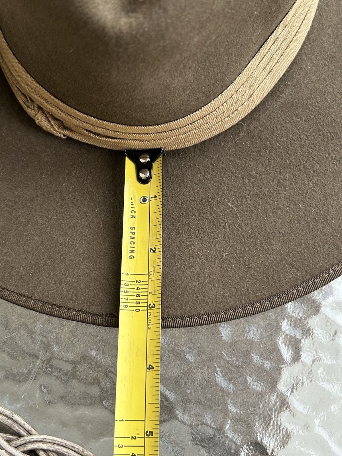 Excellent AKUBRA Pure Fur Felt SLOUCH HAT w/Australia Metal Badge Military sz 55