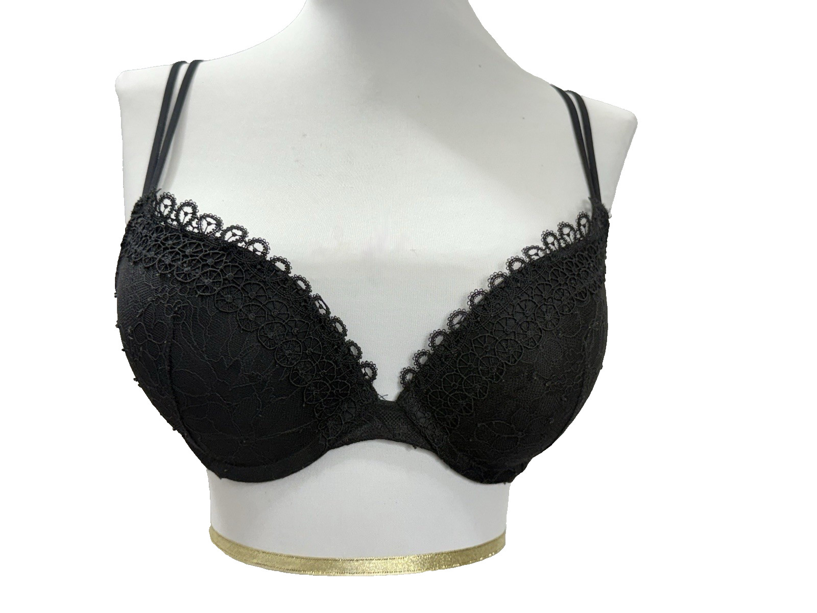 Victoria’s Secret Size 32D Black Very Sexy Push-up Lace Bra Underwire EUC