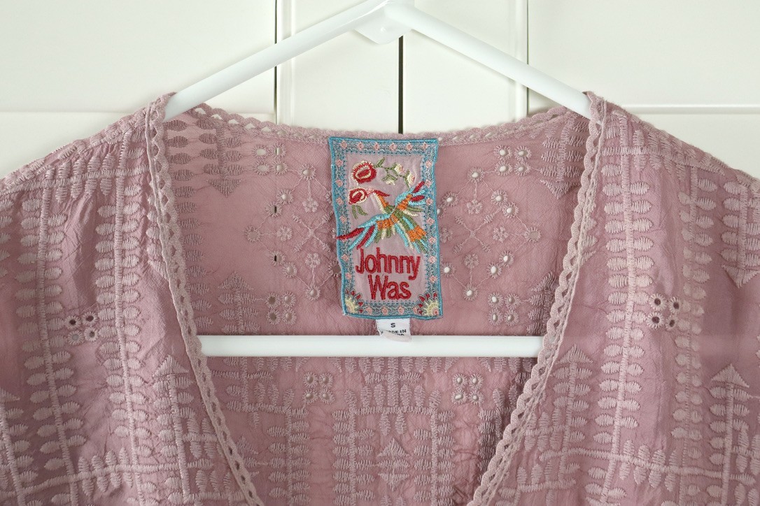 JOHNNY WAS $298 Mauve Embroidered Eyelet V-Neck Lace Blouse Top Size Small