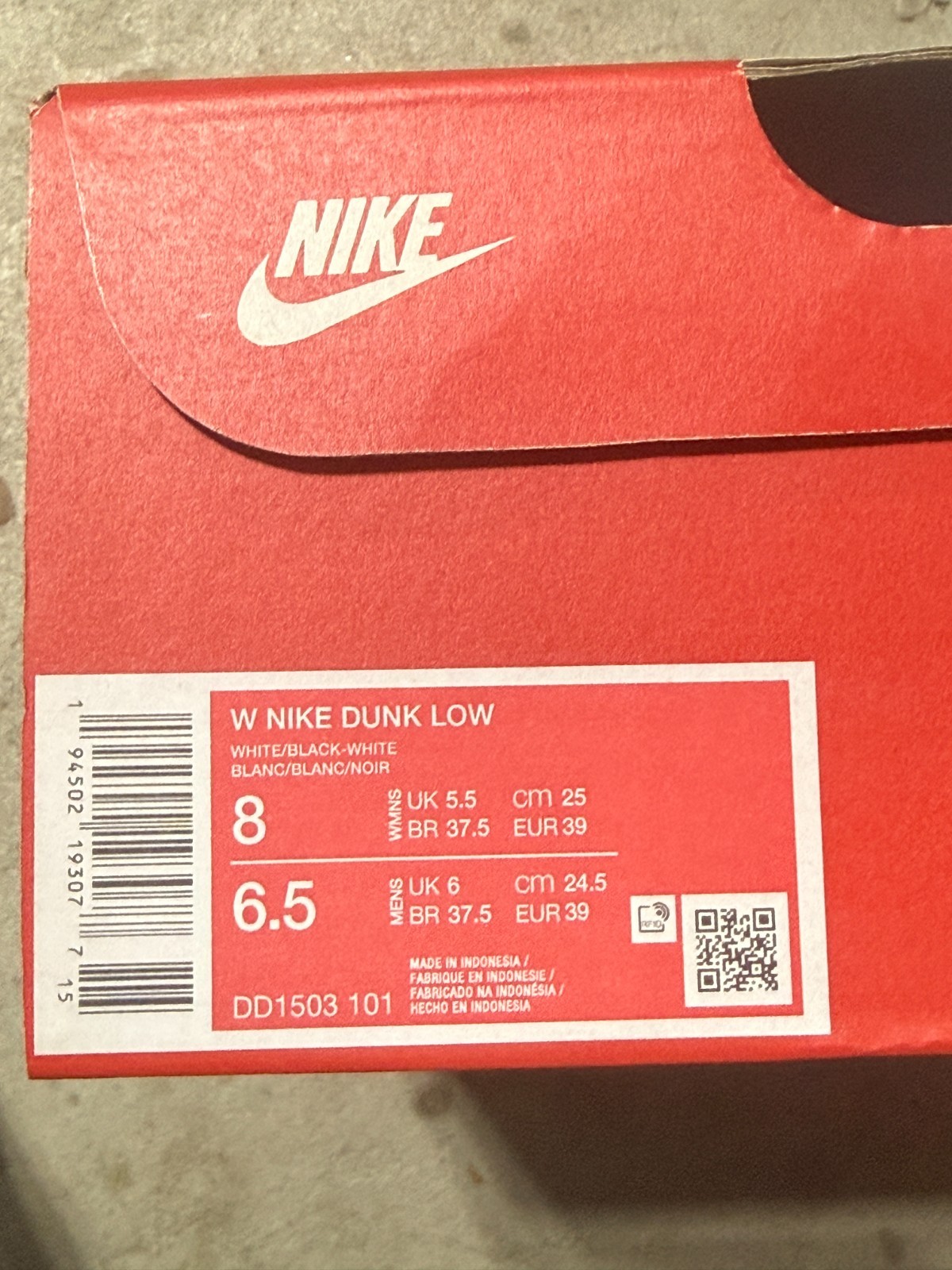 BRAND NEW IN BOX Nike Dunk Low Panda Black/White Athletic Sneakers 6.5 M / 8 W