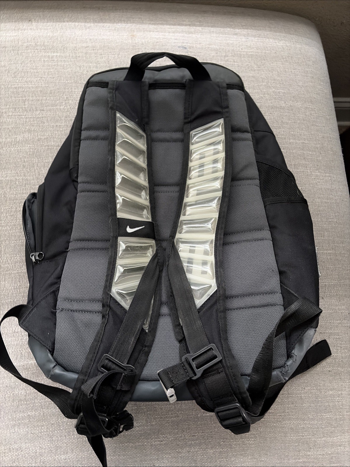 Nike Elite Black Men’s Backpack Adjustable Strap Inner Pockets Sports
