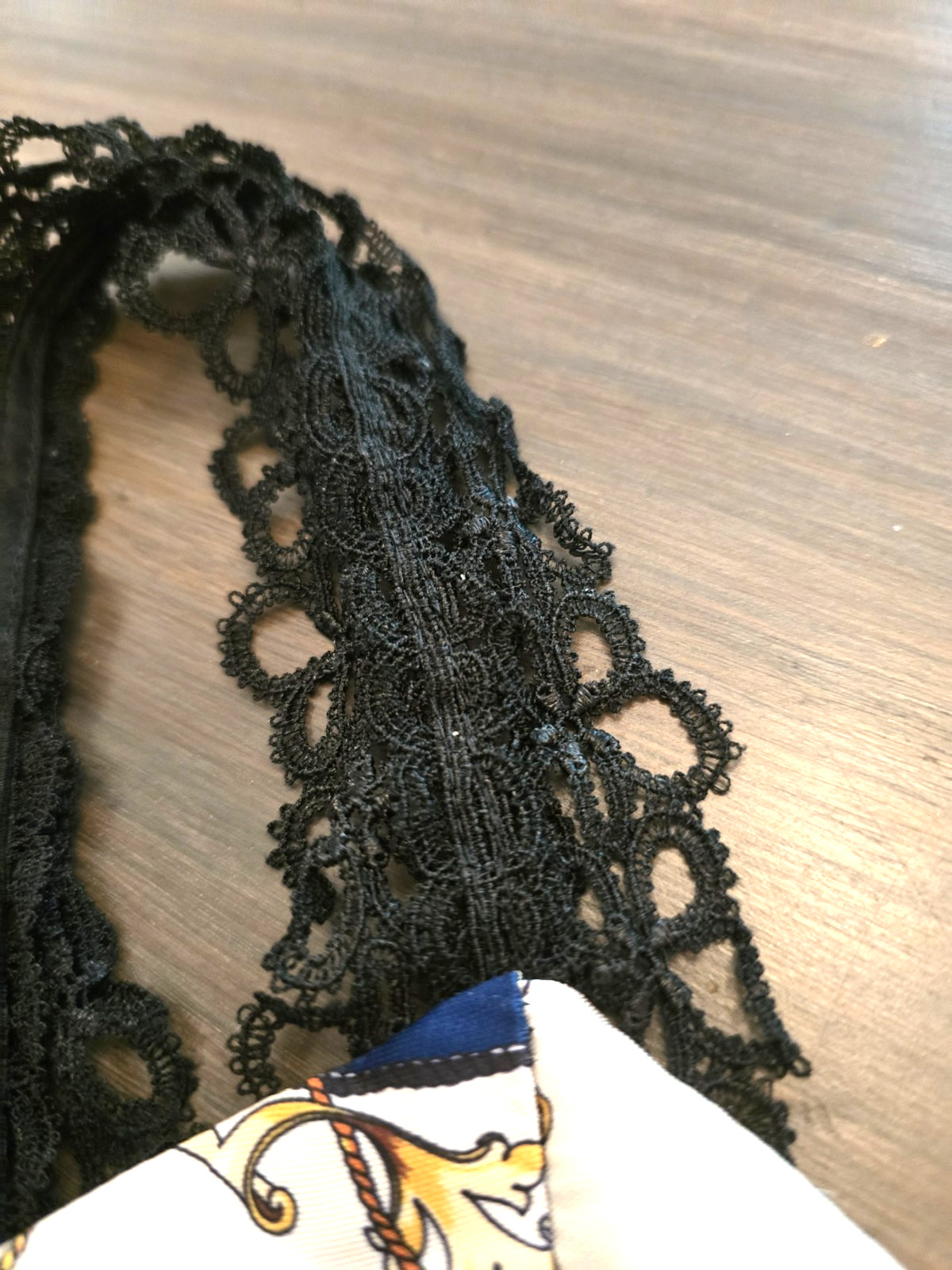 Elliatt Florentine Crop Top Black Lace Trim Blue & Gold Button Front Sz S