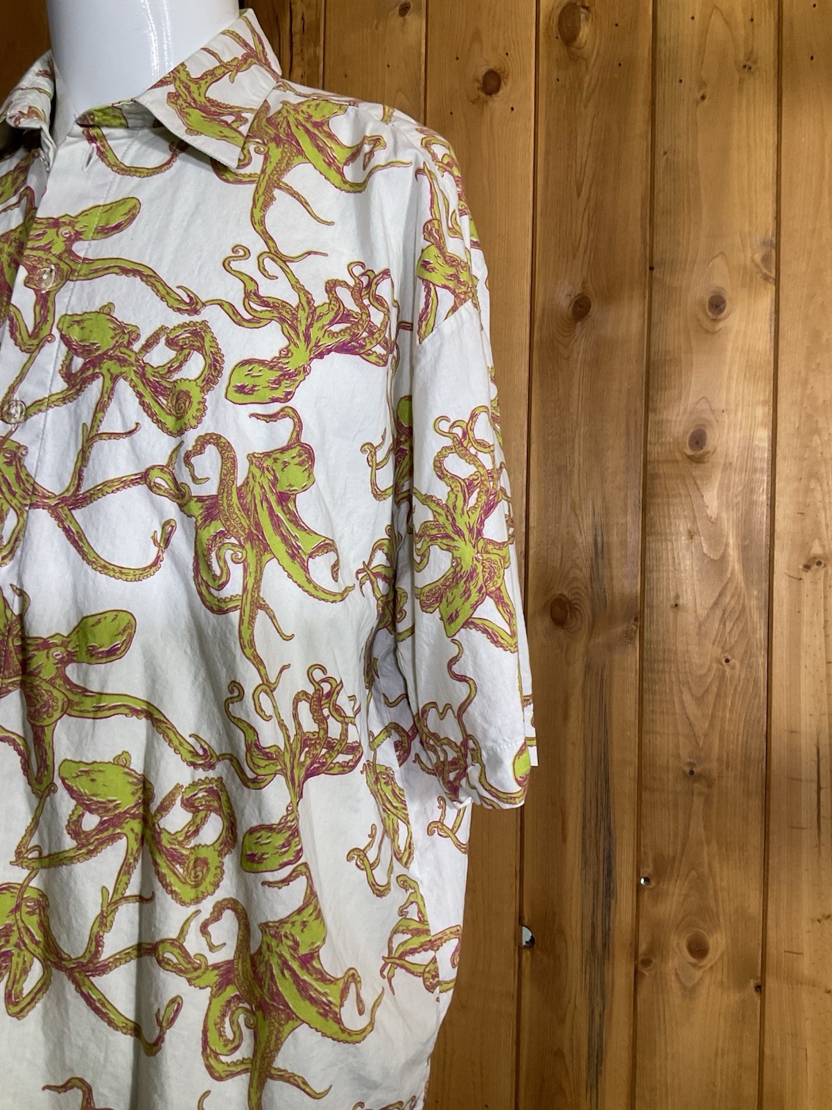 EBAY store Embroidered Logo Octopus Short Sleeve Button Down Shirt Size XL