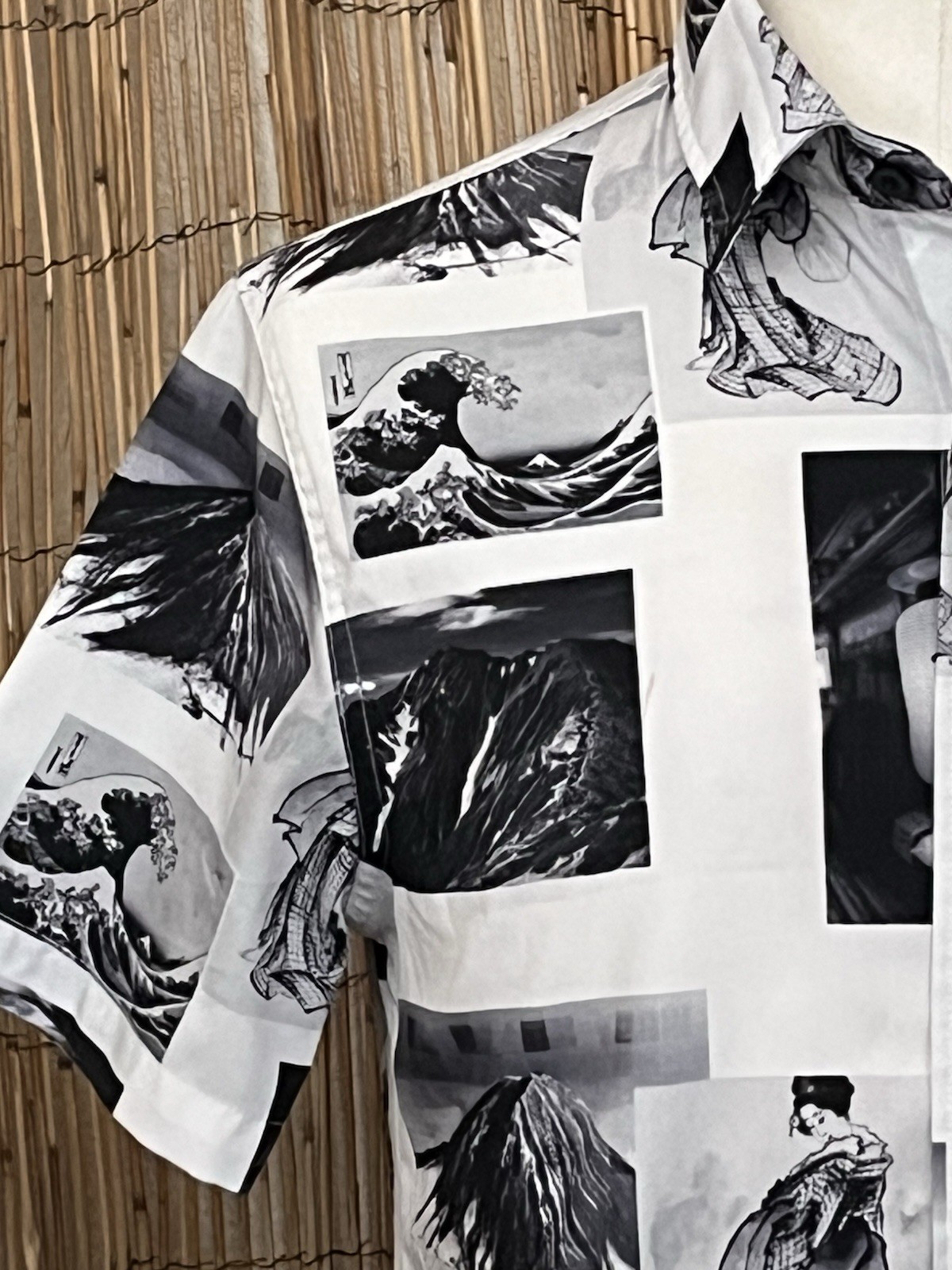 Just Attitude Mens SS Button Up Japan Themed Shirt-Size Small-Poly Spandex Blend