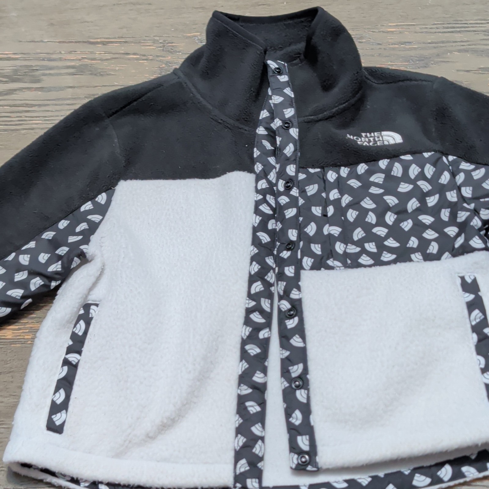 The North Face Kids L/G Size 12 Black w/ White Logo Pattern